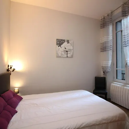 Apartment Hyper Centre Mont-dore: T3 Spacieux Avec Balcon Et Wifi, A Cote Des Thermes - Fr-1-608-23 *