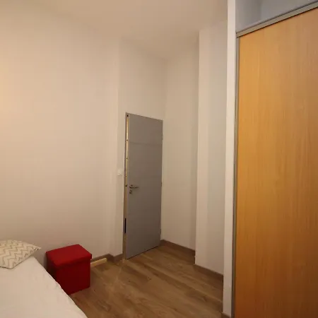 Hyper Centre Mont-dore: T3 Spacieux Avec Balcon Et Wifi, A Cote Des Thermes - Fr-1-608-23 Apartment Le Mont-Dore
